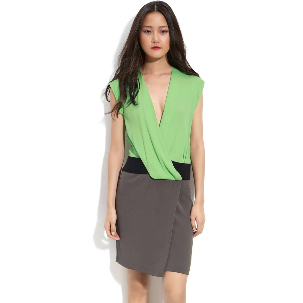 DIANE VON FURSTENBERG Nori Silk Crepe Colorblock V-Neck Surplice Dress Size 6